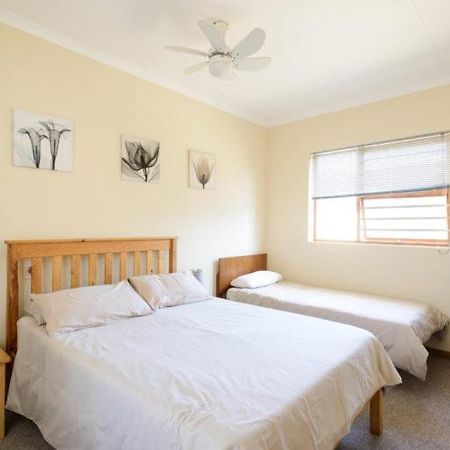 Albatross Beach Guest House Jeffreys Bay Bagian luar foto