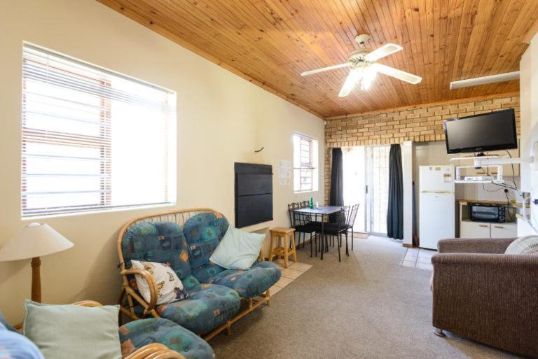 Albatross Beach Guest House Jeffreys Bay Bagian luar foto