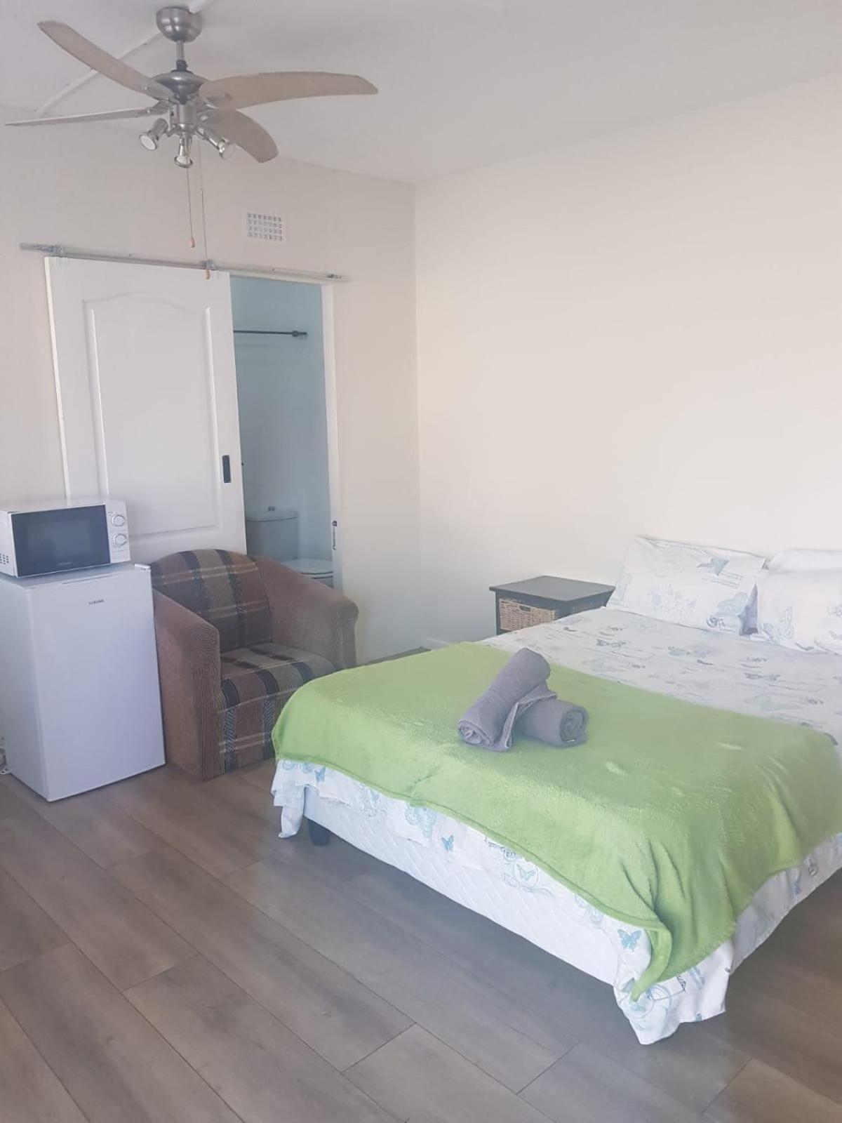 Albatross Beach Guest House Jeffreys Bay Bagian luar foto