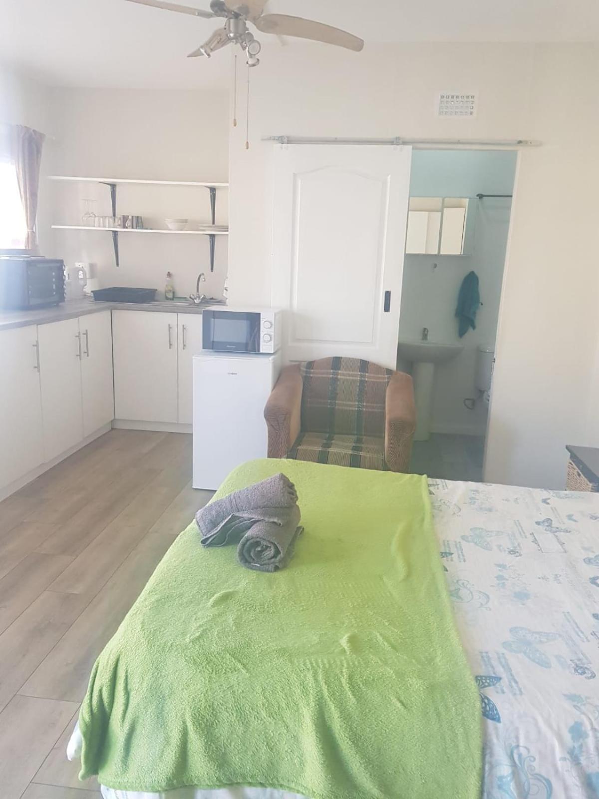 Albatross Beach Guest House Jeffreys Bay Bagian luar foto