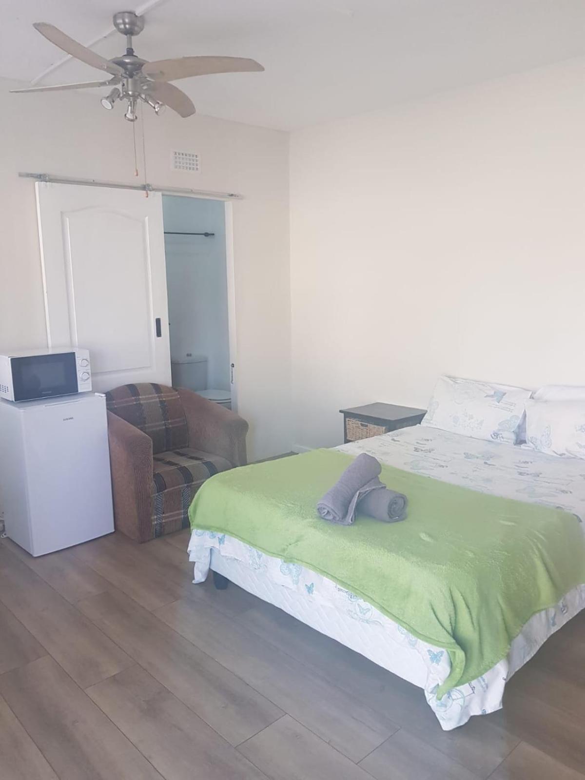 Albatross Beach Guest House Jeffreys Bay Bagian luar foto