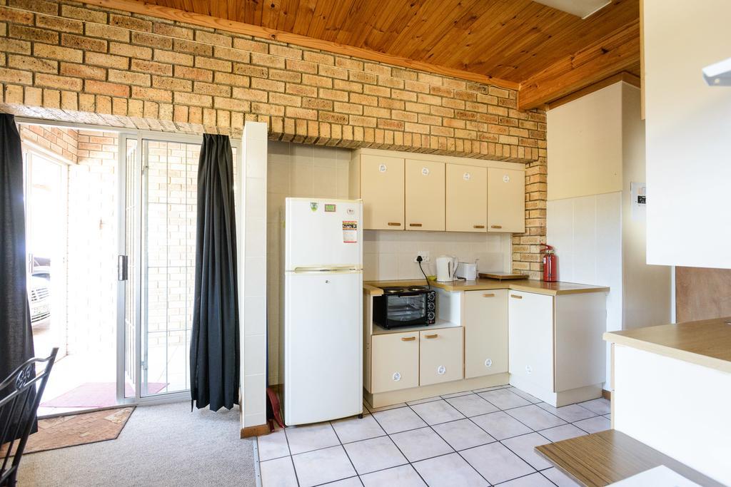 Albatross Beach Guest House Jeffreys Bay Bagian luar foto