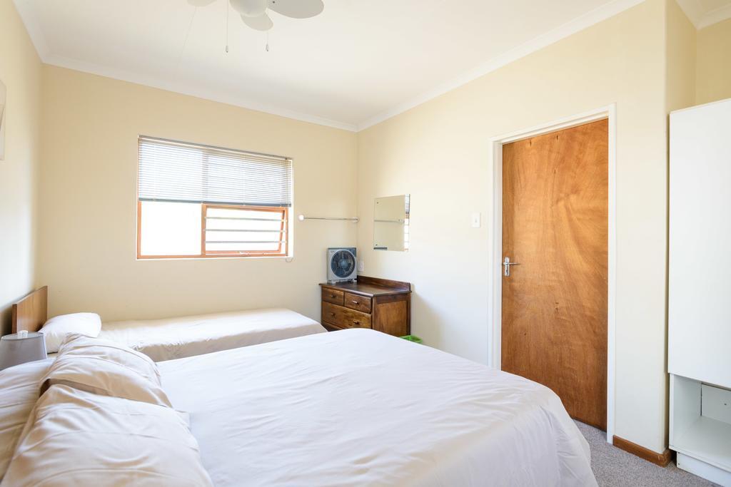 Albatross Beach Guest House Jeffreys Bay Bagian luar foto