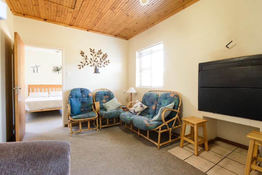 Albatross Beach Guest House Jeffreys Bay Bagian luar foto